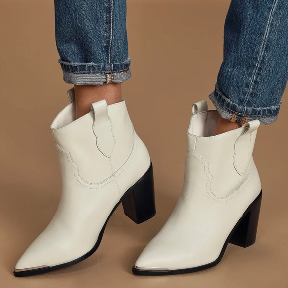 Steve Madden Shoes - SM Zora White Leather Ankle Bootie